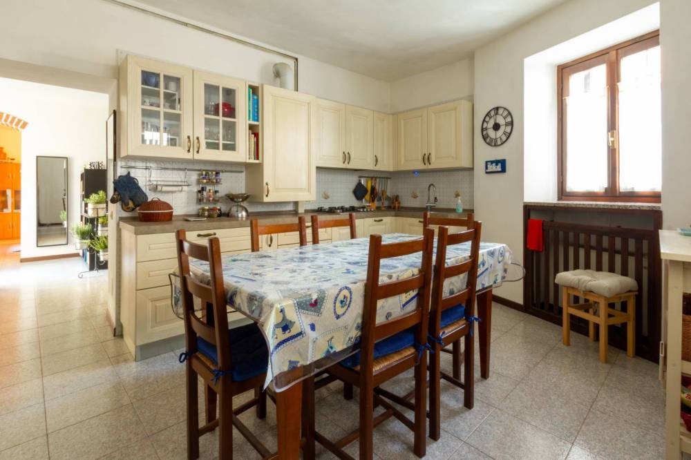 appartamento in vendita ad Usmate Velate