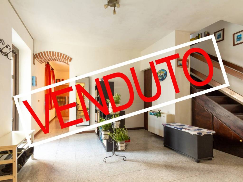 casa indipendente in vendita ad Usmate Velate