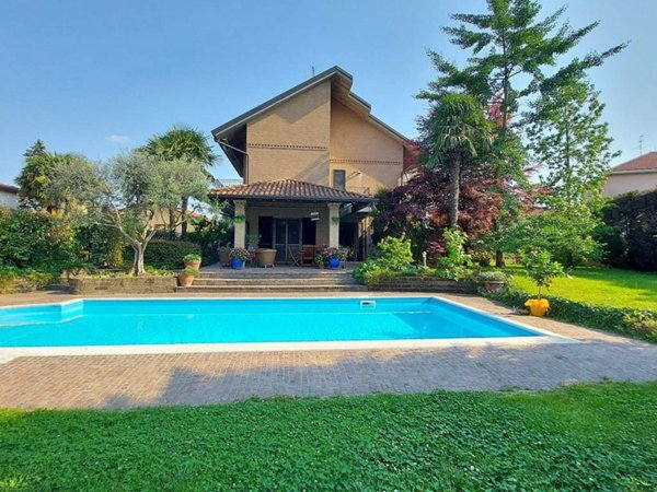 casa indipendente in vendita ad Usmate Velate