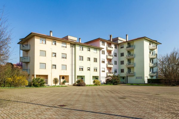 appartamento in vendita ad Usmate Velate