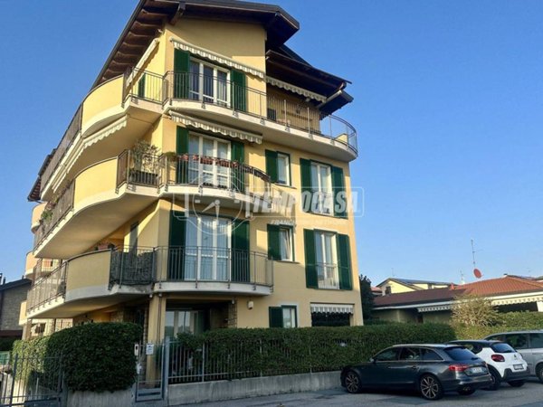 appartamento in vendita ad Usmate Velate