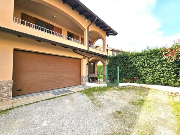 casa indipendente in vendita ad Usmate Velate