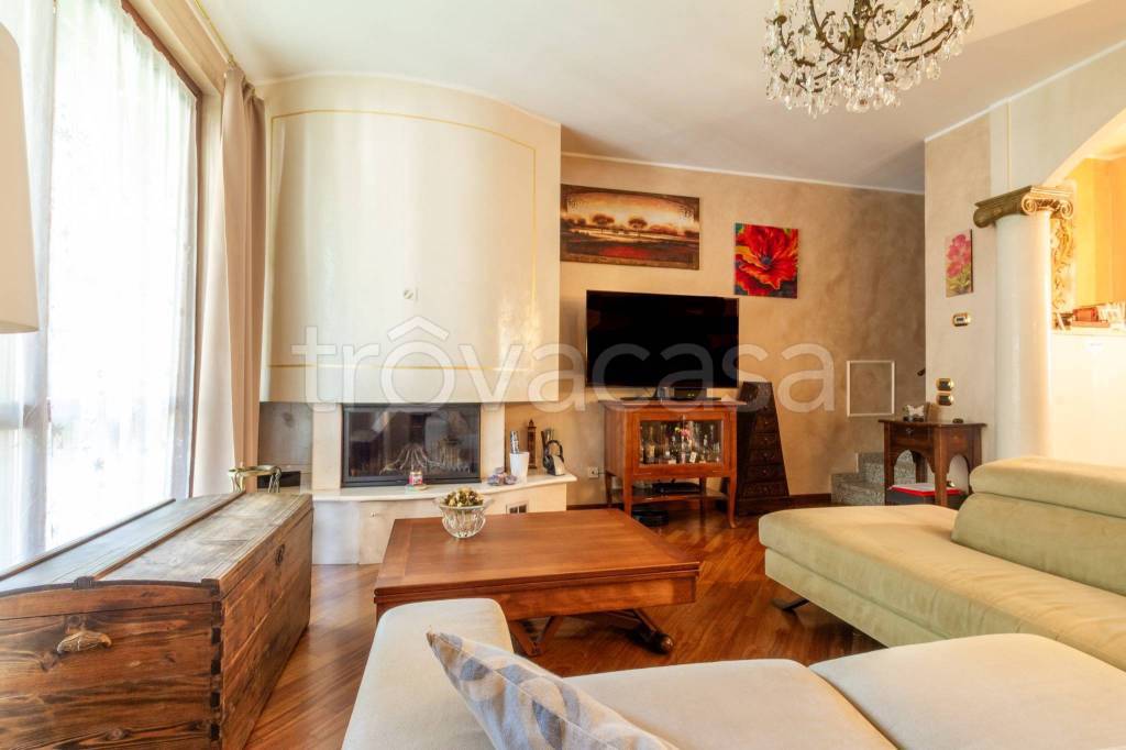 casa indipendente in vendita ad Usmate Velate