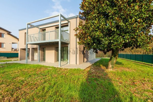 casa indipendente in vendita ad Usmate Velate