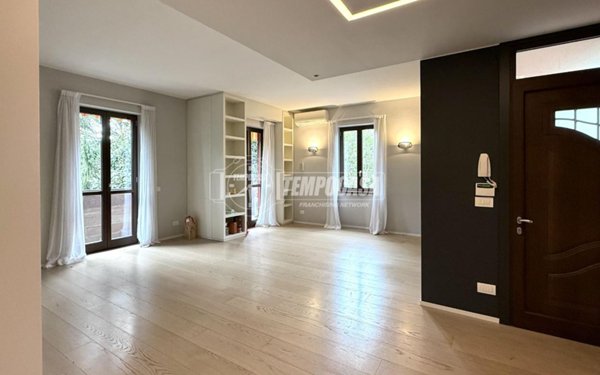 casa indipendente in vendita ad Usmate Velate