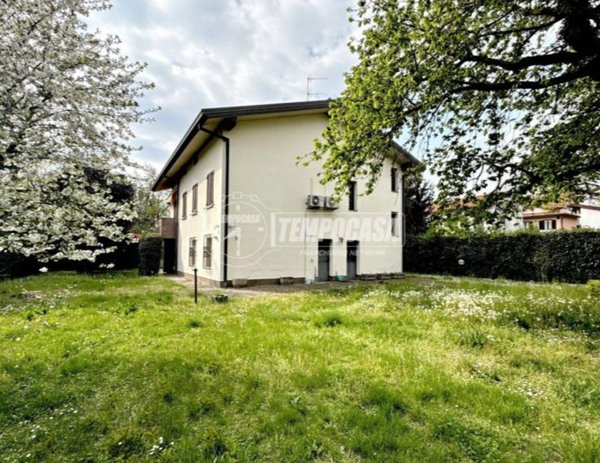 casa indipendente in vendita ad Usmate Velate
