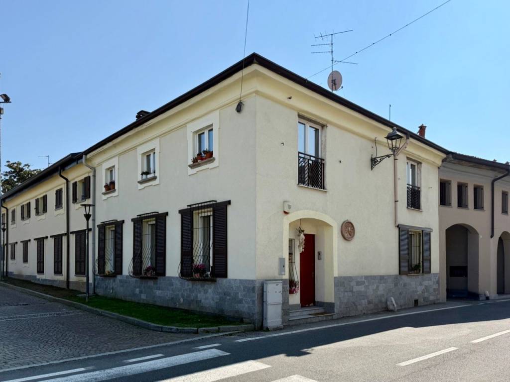 appartamento in vendita ad Usmate Velate