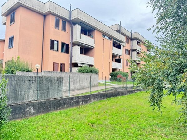 appartamento in vendita ad Usmate Velate