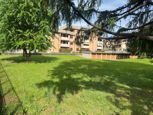 appartamento in vendita ad Usmate Velate