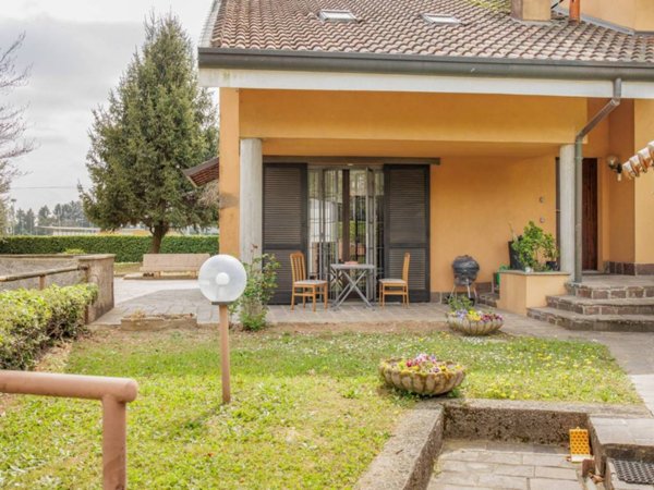casa indipendente in vendita ad Usmate Velate
