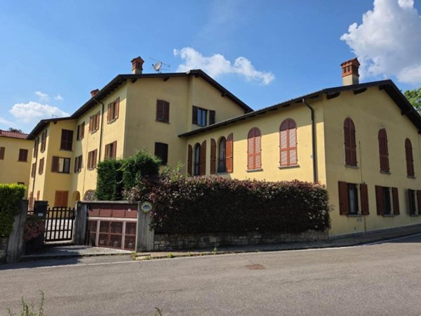 appartamento in vendita ad Usmate Velate