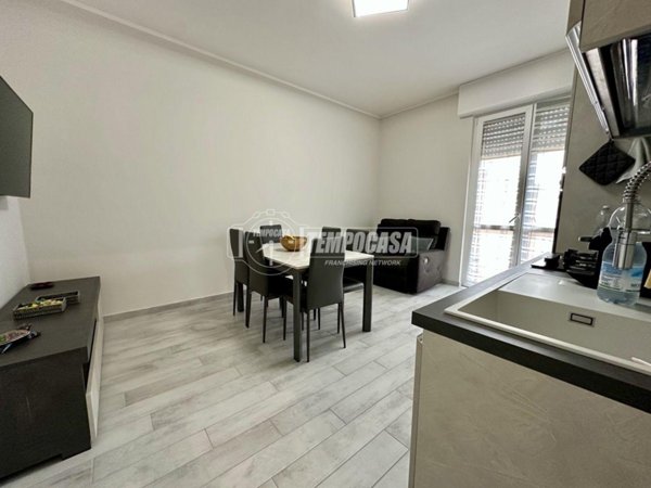 appartamento in vendita ad Usmate Velate