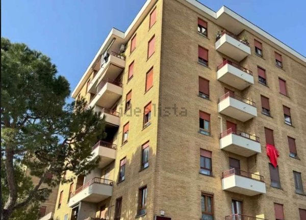 appartamento in vendita ad Usmate Velate