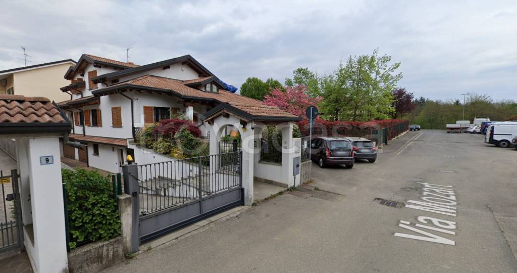 appartamento in vendita ad Usmate Velate