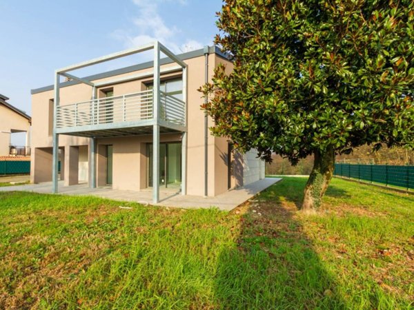 casa indipendente in vendita ad Usmate Velate