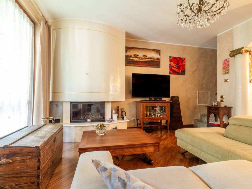 casa indipendente in vendita ad Usmate Velate