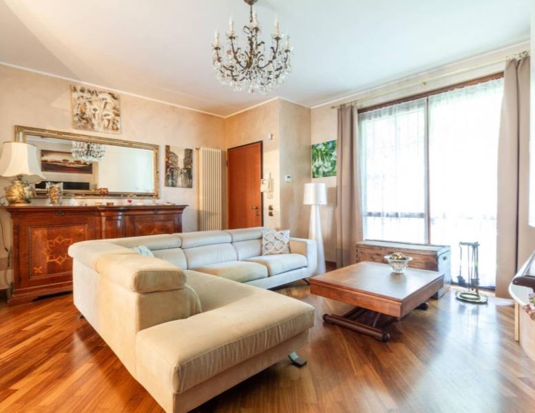 casa indipendente in vendita ad Usmate Velate