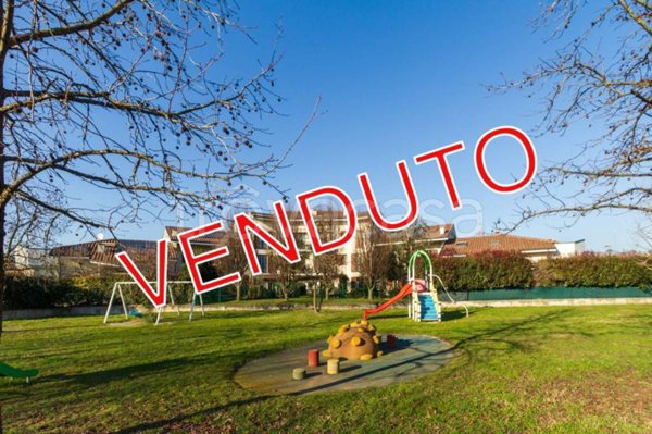 appartamento in vendita ad Usmate Velate
