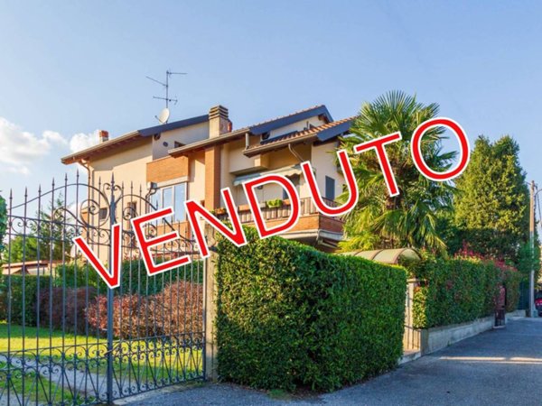 appartamento in vendita ad Usmate Velate