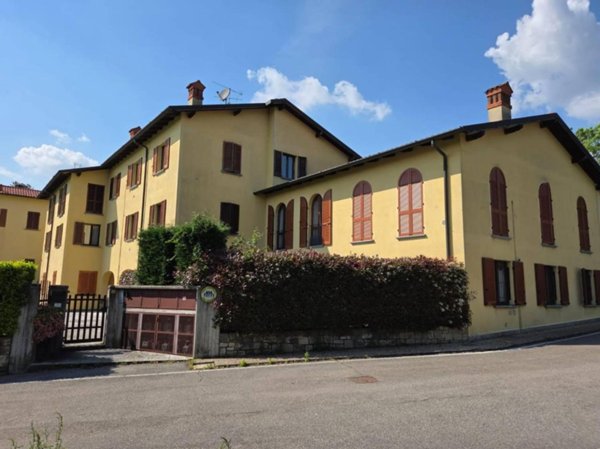 appartamento in vendita ad Usmate Velate
