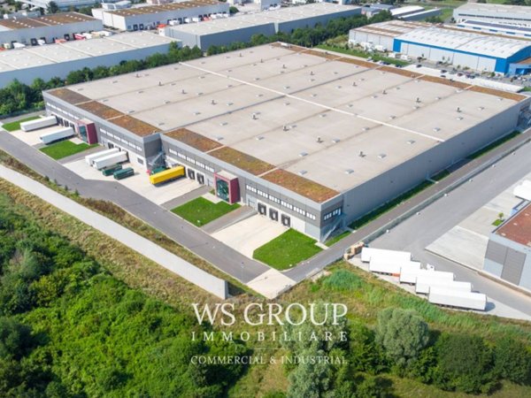 locale commerciale in vendita ad Usmate Velate