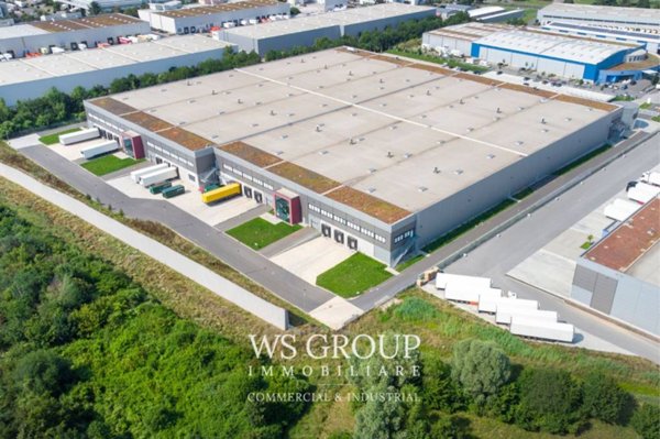 locale commerciale in vendita ad Usmate Velate