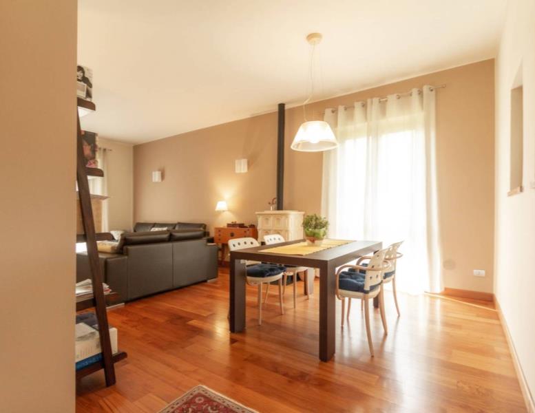 casa indipendente in vendita ad Usmate Velate