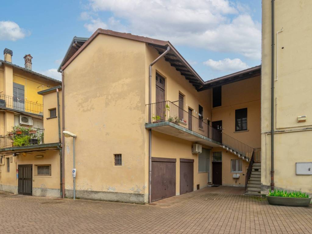 appartamento in vendita ad Usmate Velate