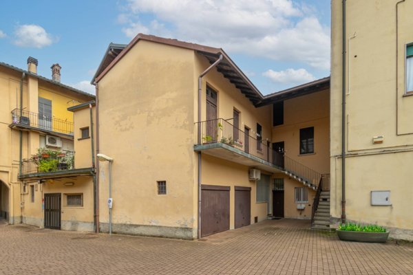 appartamento in vendita ad Usmate Velate