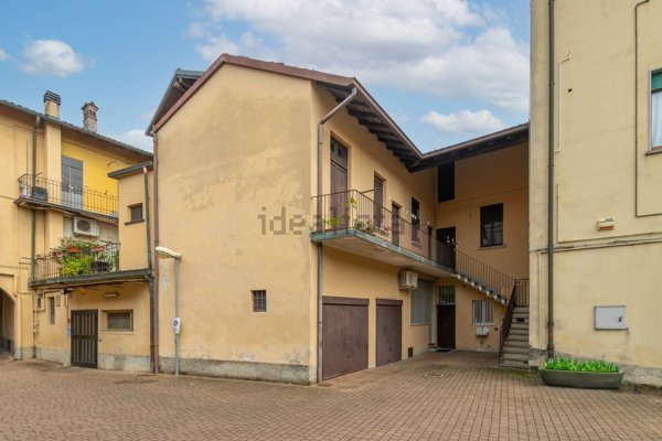 appartamento in vendita ad Usmate Velate