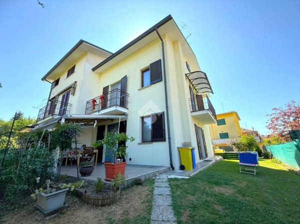 casa indipendente in vendita ad Usmate Velate