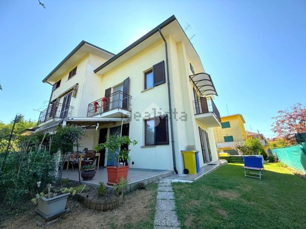 appartamento in vendita ad Usmate Velate