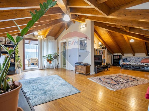 appartamento in vendita ad Usmate Velate