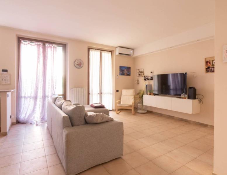 appartamento in vendita ad Usmate Velate