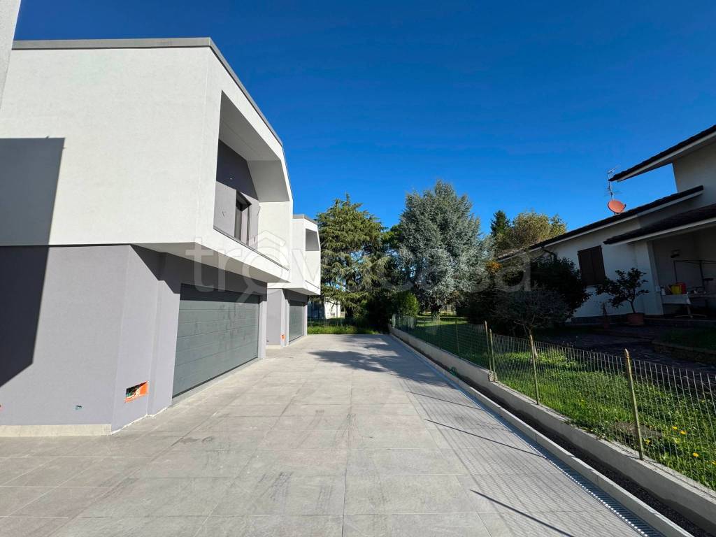 casa indipendente in vendita ad Usmate Velate