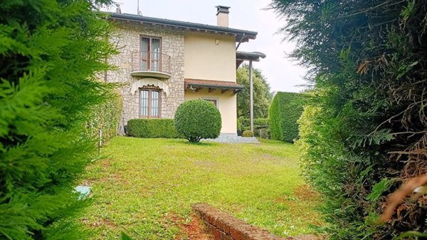 casa indipendente in vendita ad Usmate Velate