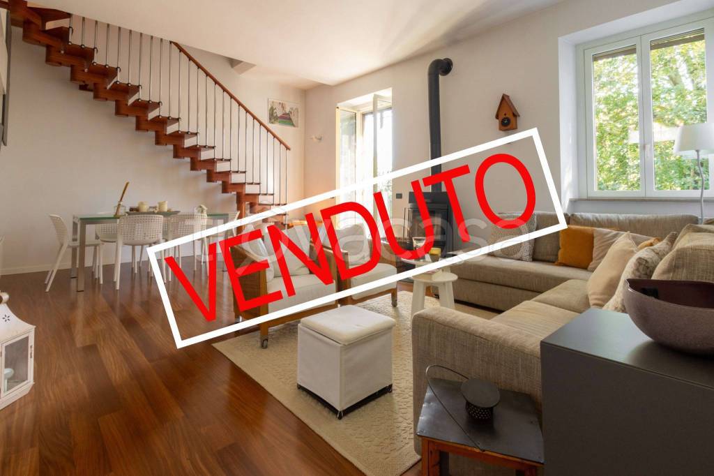 appartamento in vendita ad Usmate Velate