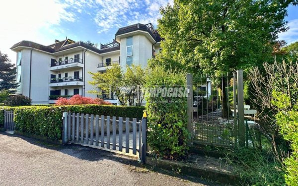 appartamento in vendita ad Usmate Velate