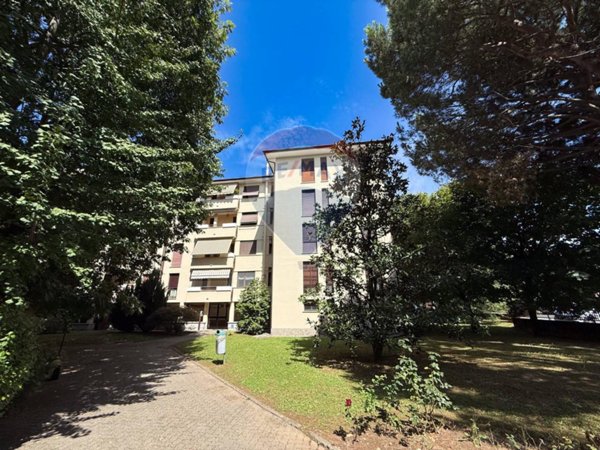 appartamento in vendita ad Usmate Velate