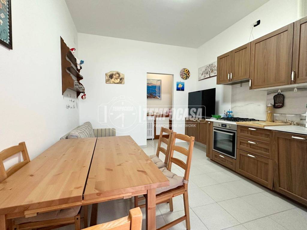 appartamento in vendita ad Usmate Velate