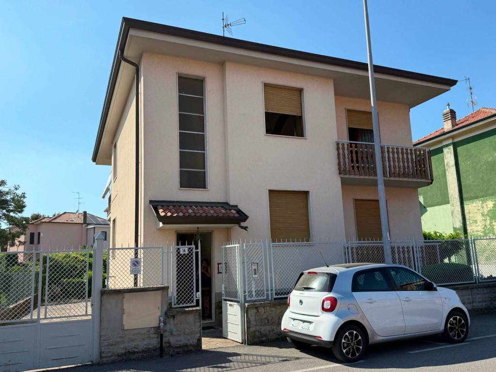 appartamento in vendita ad Usmate Velate