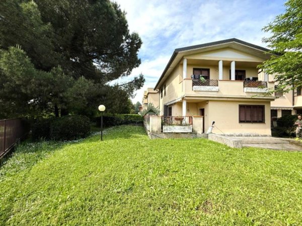 appartamento in vendita ad Usmate Velate