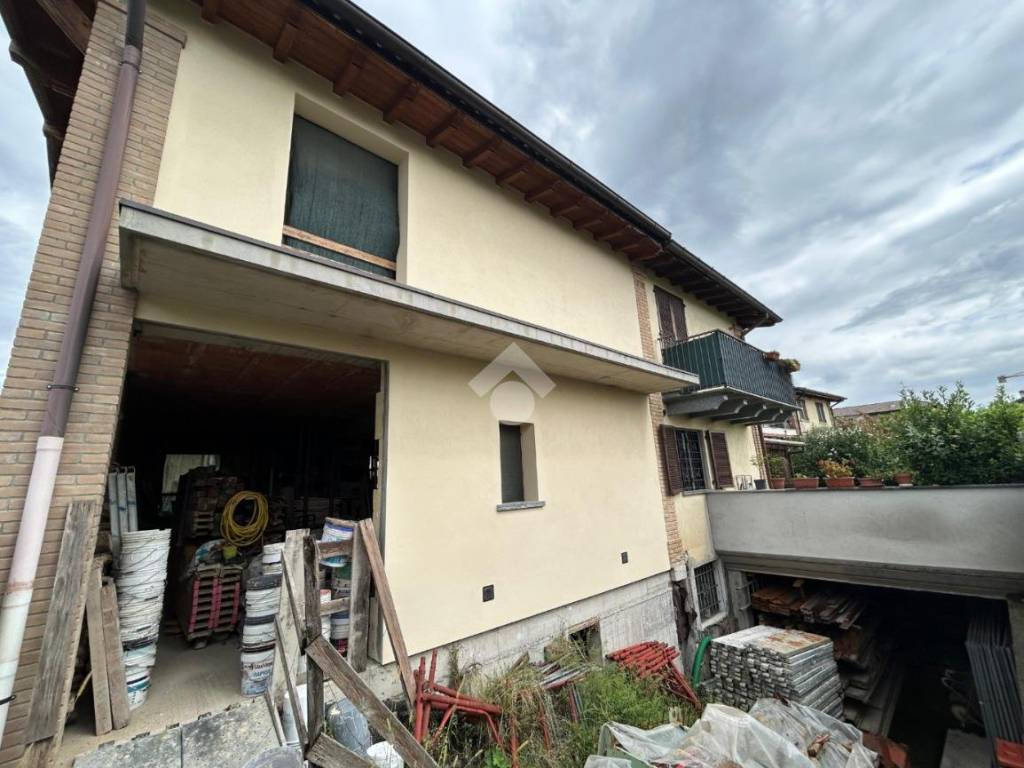 casa indipendente in vendita ad Usmate Velate