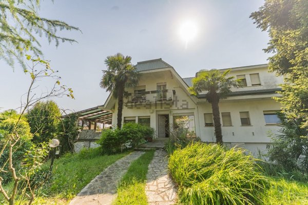 casa indipendente in vendita ad Usmate Velate