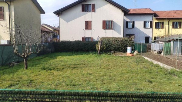 appartamento in vendita ad Usmate Velate