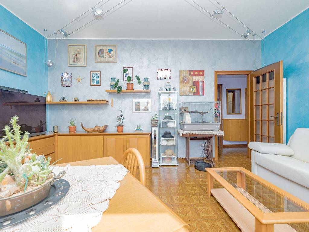appartamento in vendita ad Usmate Velate