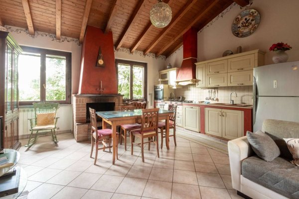 appartamento in vendita ad Usmate Velate