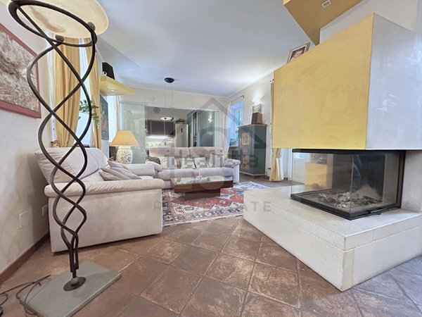 esavano in vendita ad Usmate Velate