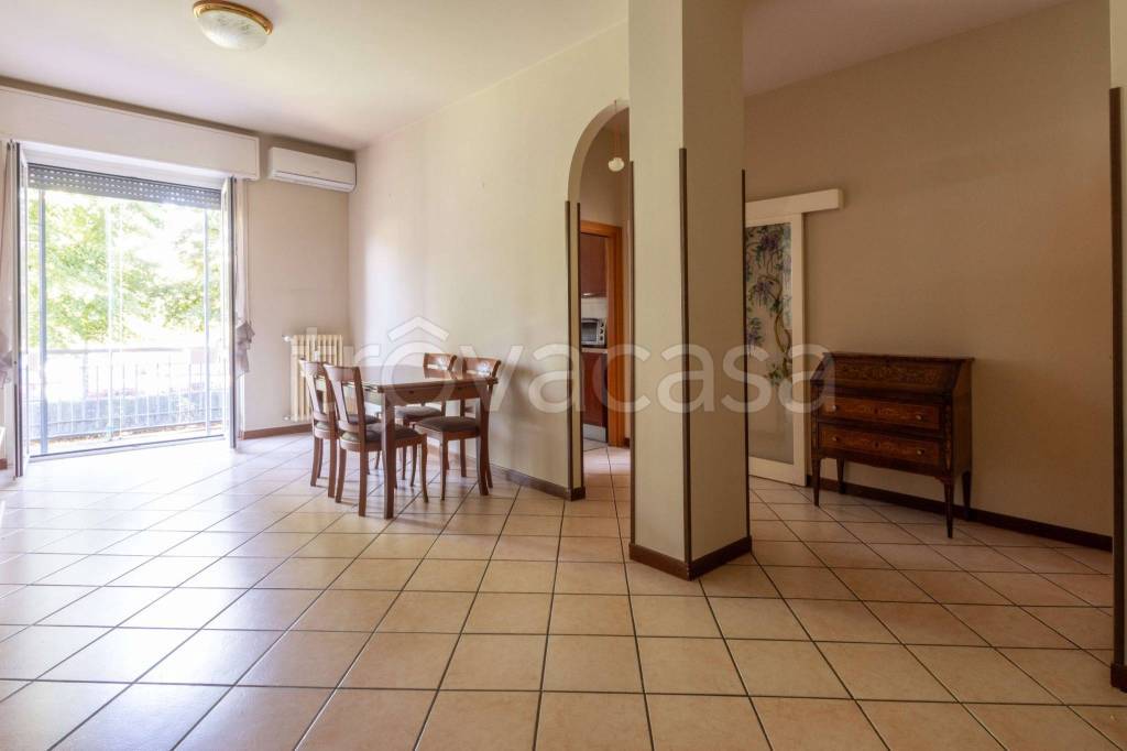 appartamento in vendita ad Usmate Velate