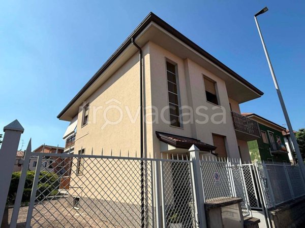 casa indipendente in vendita ad Usmate Velate